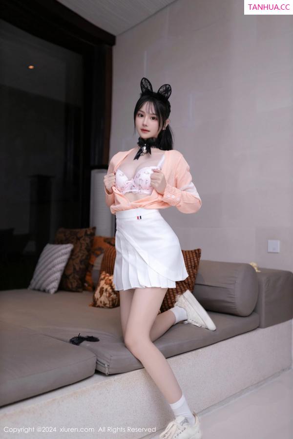   [XiuRen]高清写真图 2024.02.23 No.8138 幼幼 性感美腿第12张图片